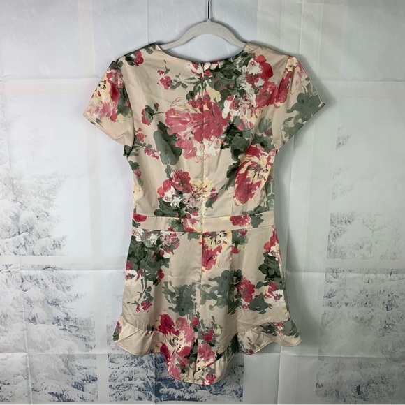 Bebe Floral V-Neck Ruffled Shorts Silky Romper - Picture 4 of 16